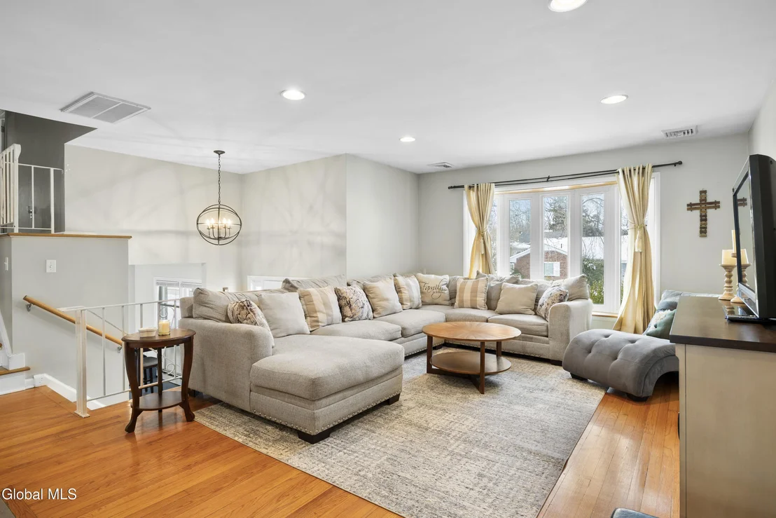 Photo of 27 Davis Avenue