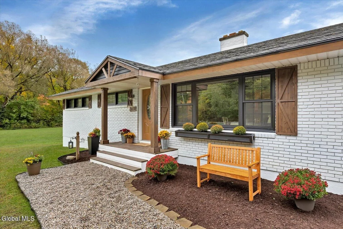 Photo of 317 Closson Road