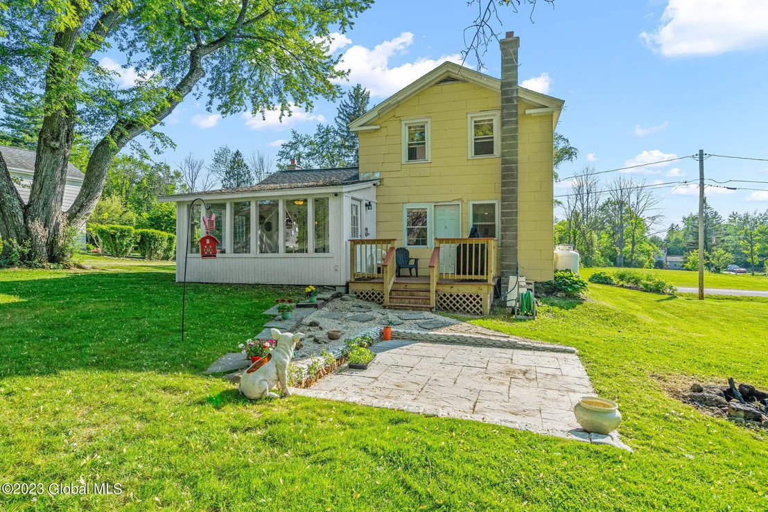 Photo of 207 Maple Avenue