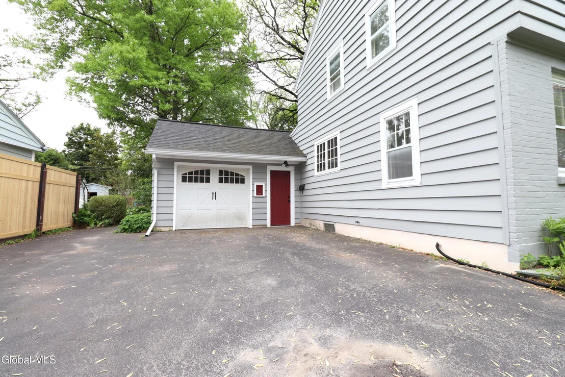 Photo of 2132 Niskayuna Drive