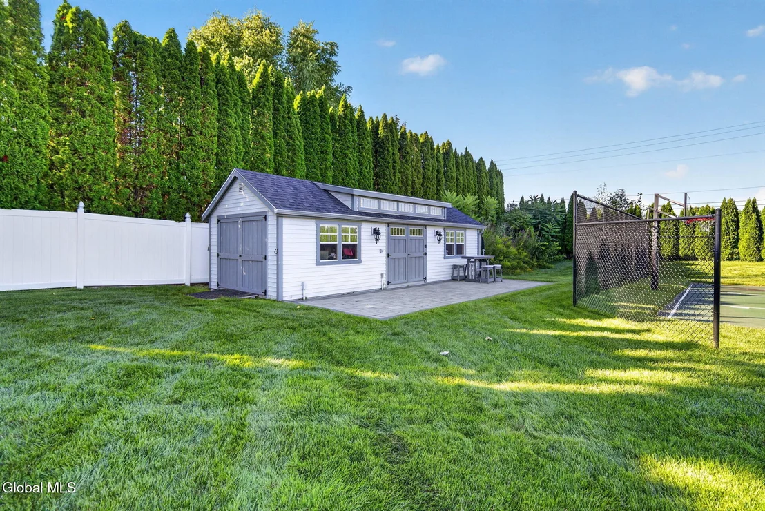 Photo of 245 Menlo Park Road