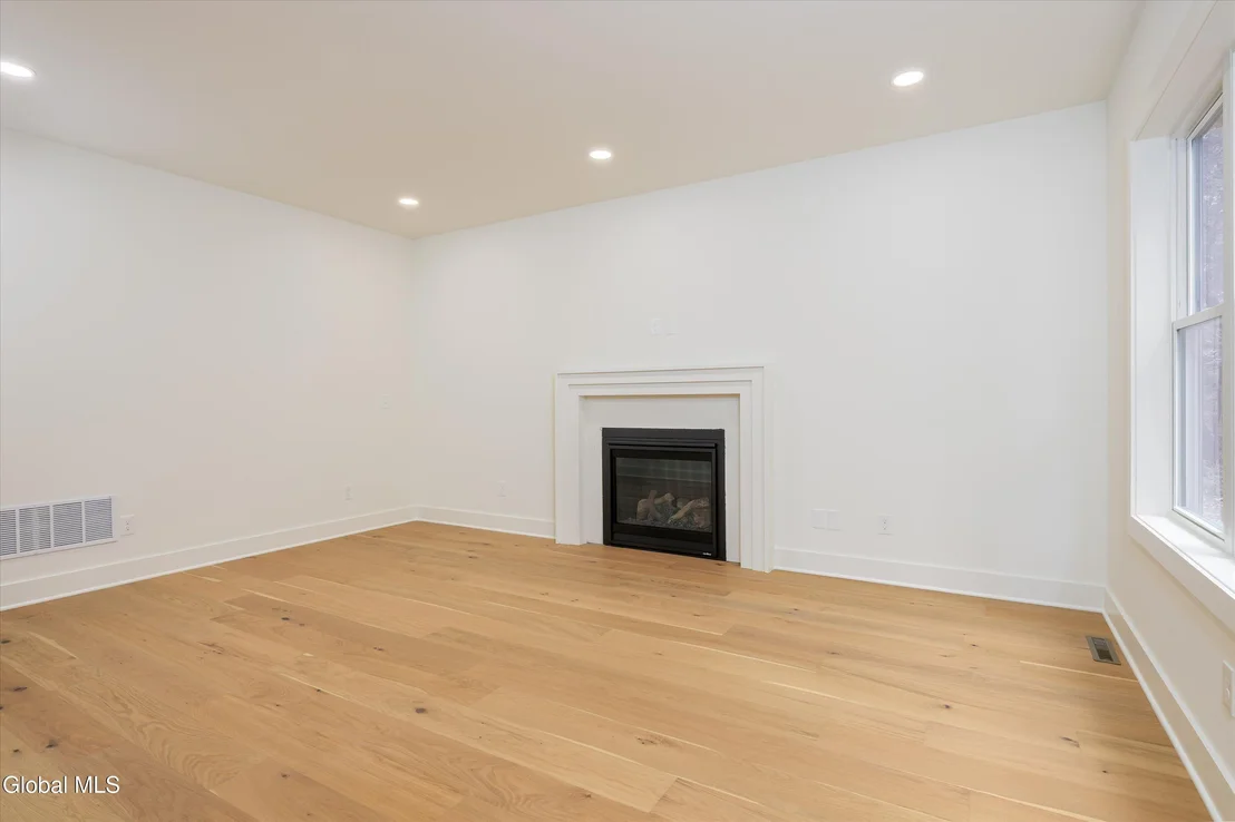 Photo of 1737 Crescent Road