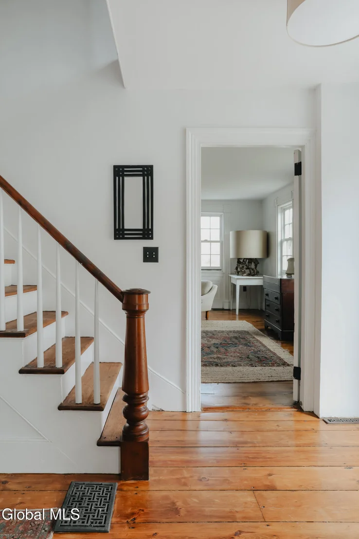 Photo of 433 Rapp Road