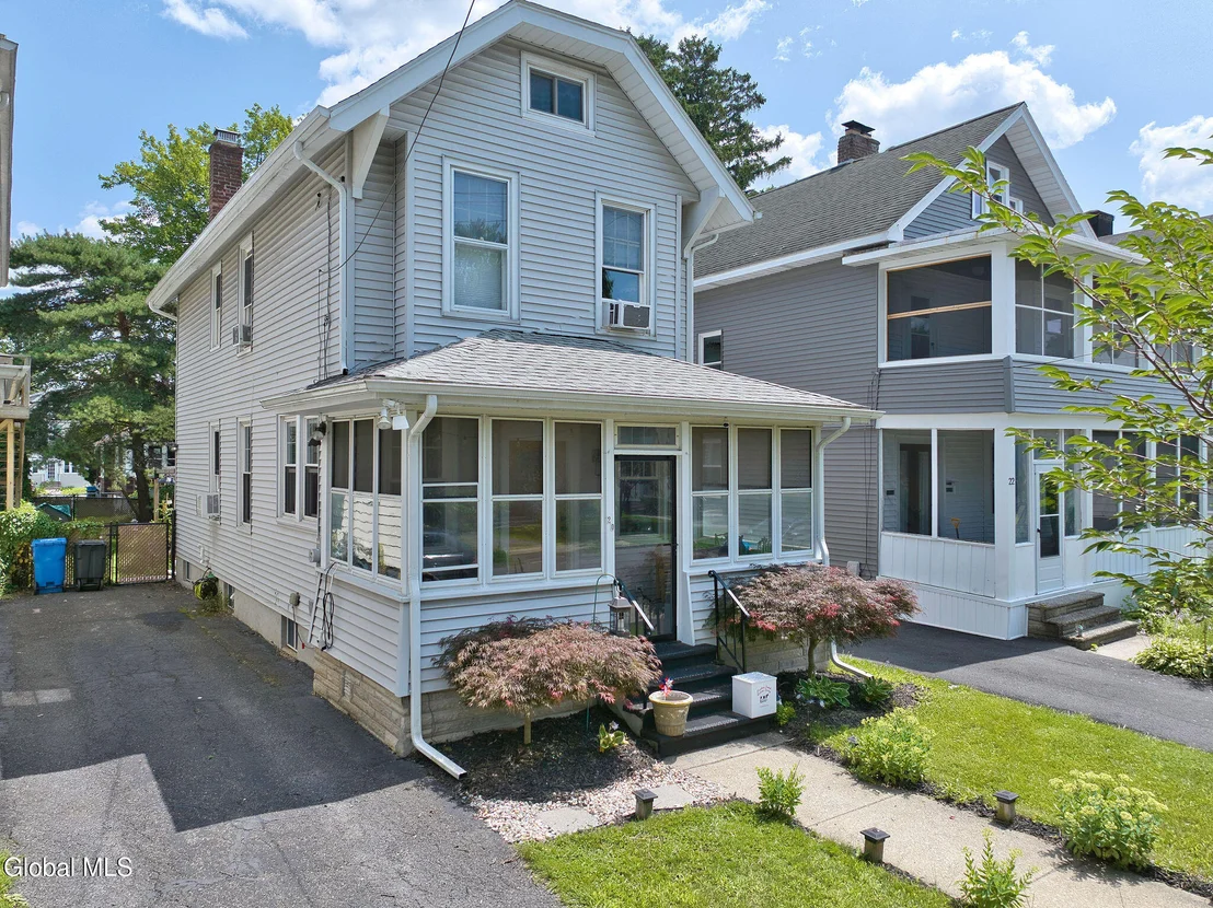 Photo of 20 Forest Avenue