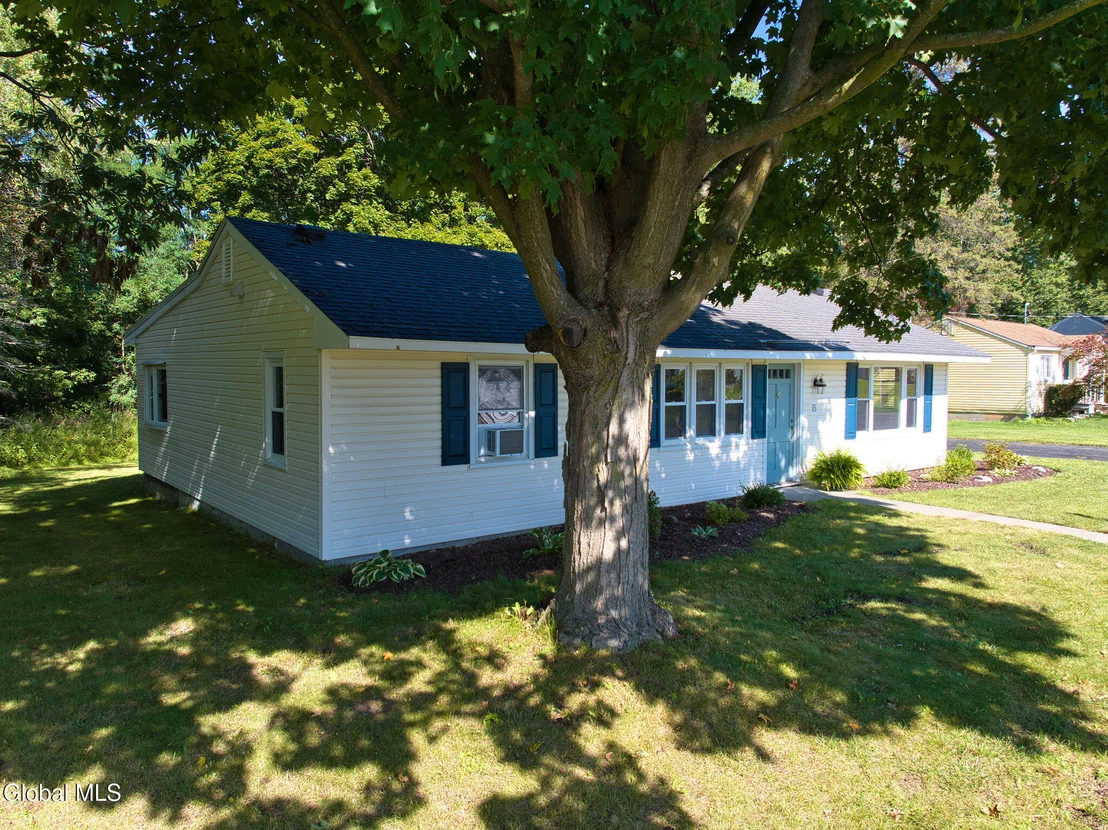 Photo of 15 Renas Drive