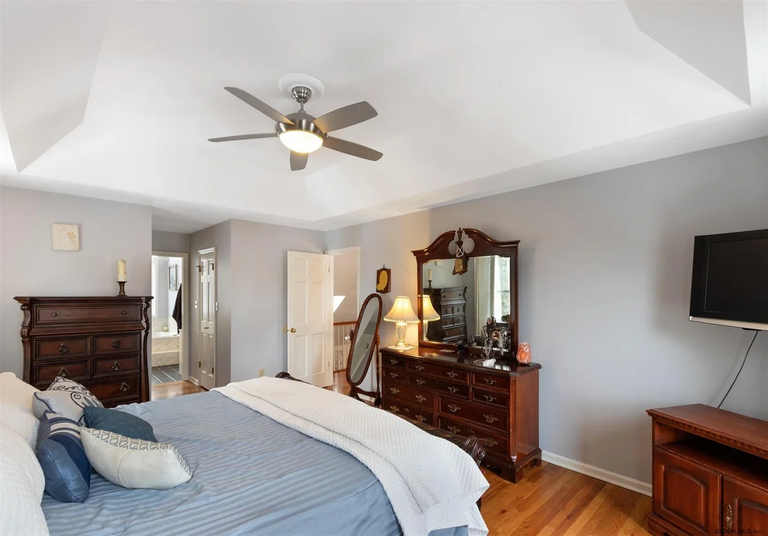Photo of 54 OAK TREE Lane