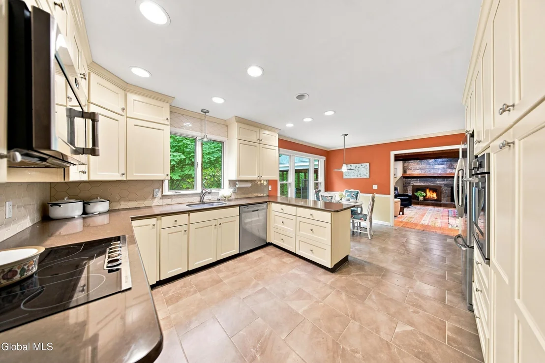 Photo of 7 Macaffer Drive
