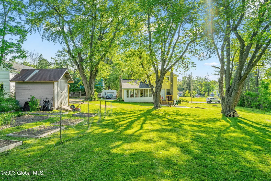 Photo of 207 Maple Avenue