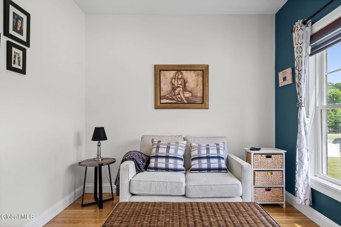 Photo of 1 Londonderry Way