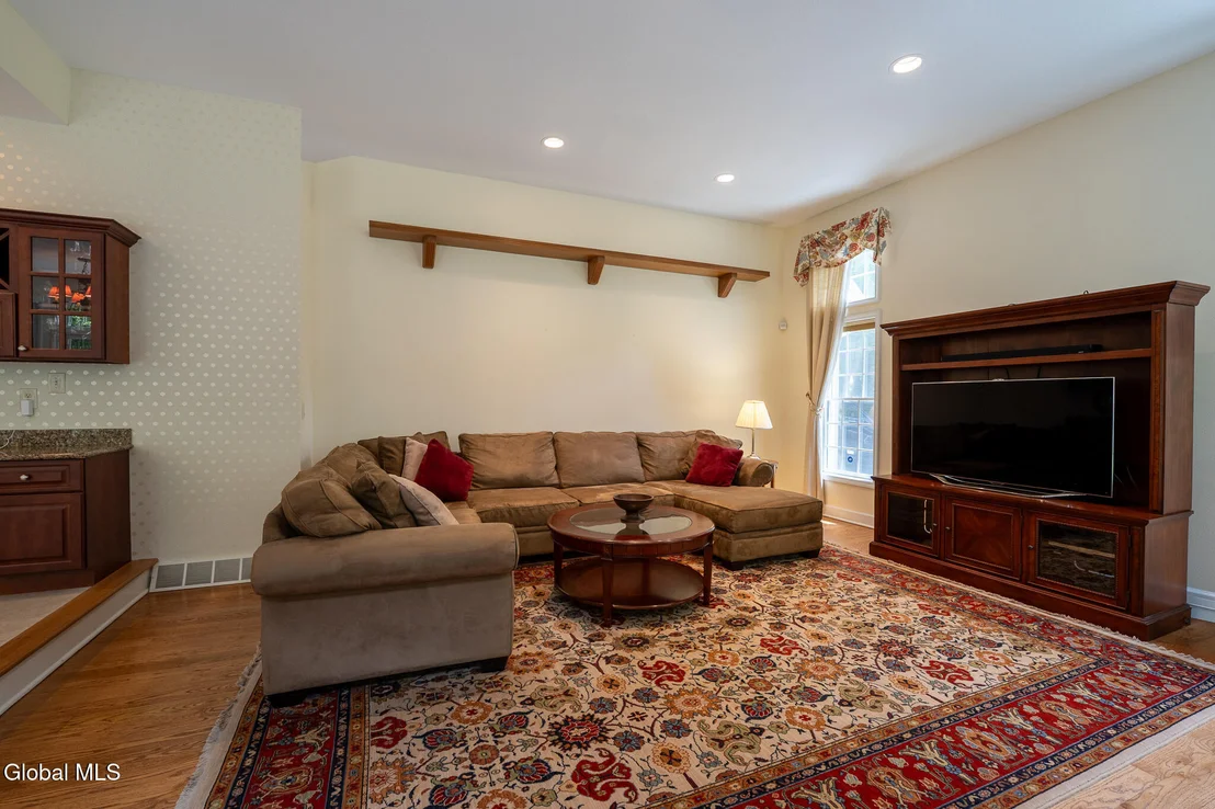 Photo of 10 Whitestone Way