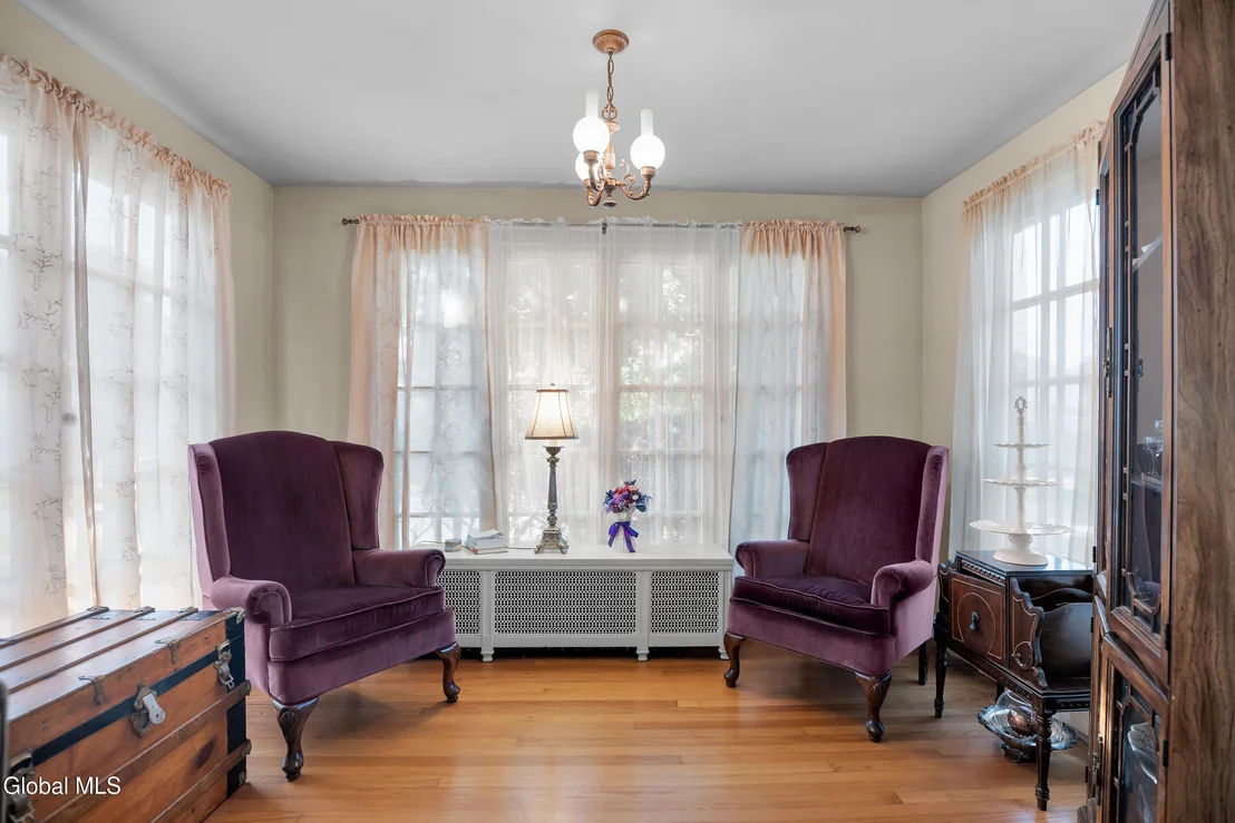 Photo of 820 Central Parkway