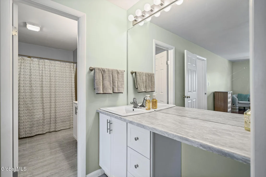 Photo of 702 Cambridge Manor Drive