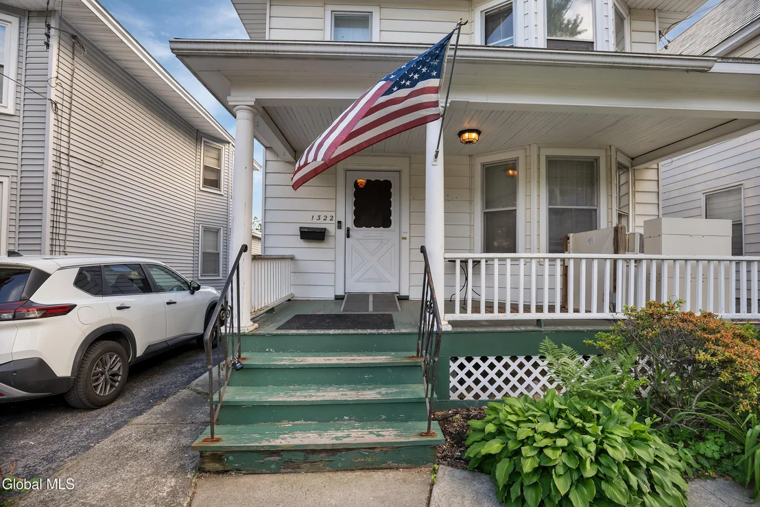 Photo of 1322 Alden Place
