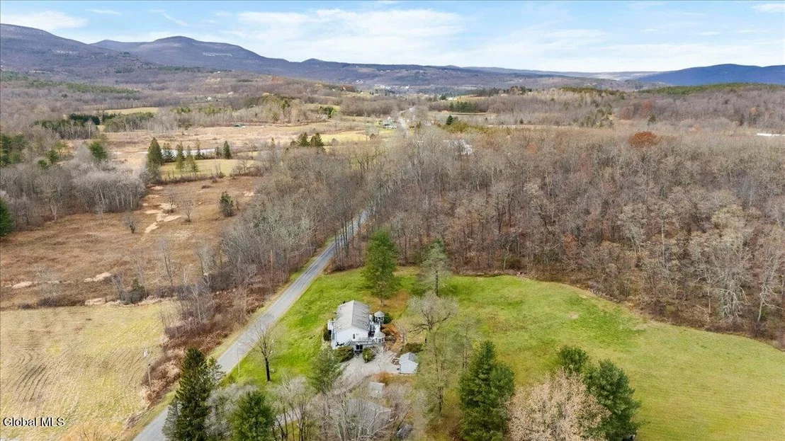 Photo of 858 Stone Bridge Road