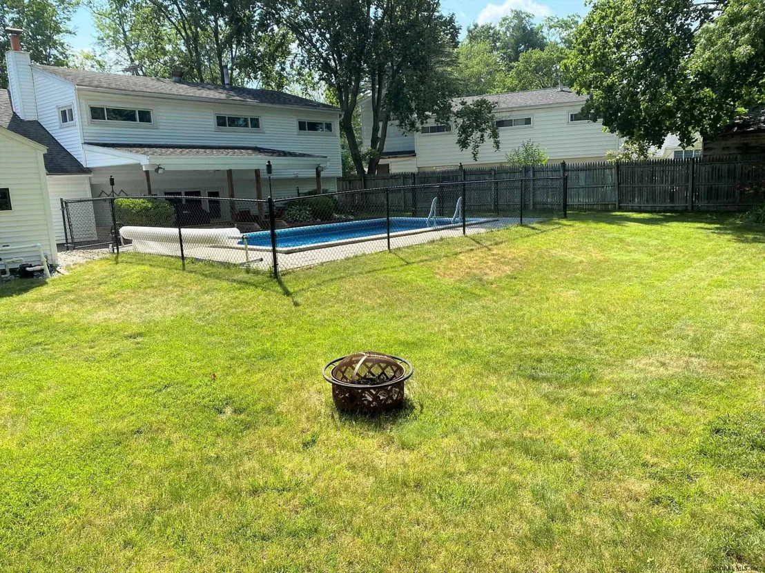 Photo of 4 JEAN Place