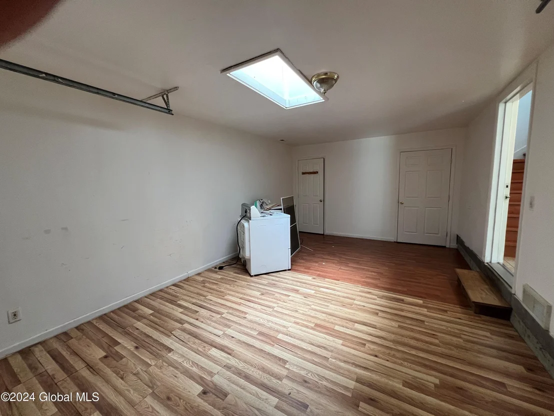 Photo of 313 Chiswell Road
