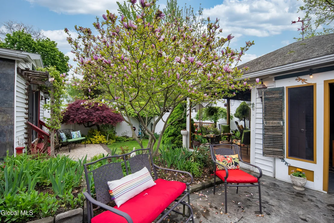 Photo of 321 Glen Avenue