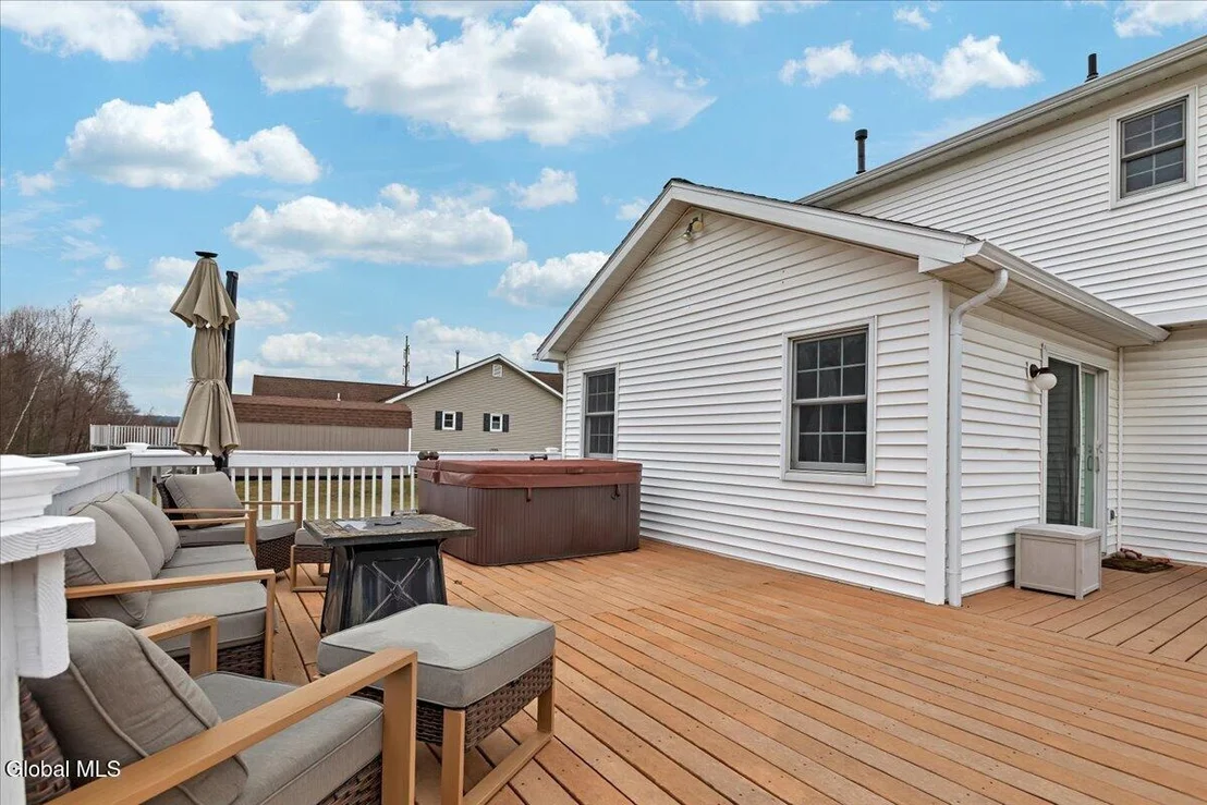 Photo of 128 Horizon Boulevard