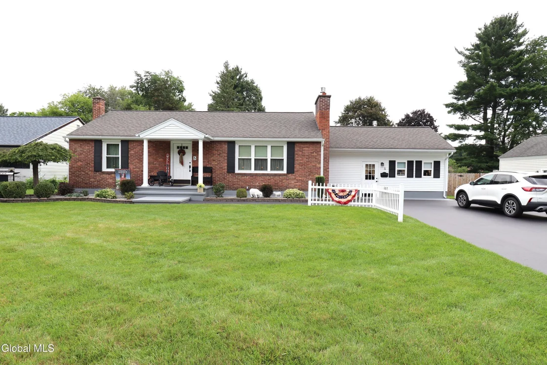 Photo of 5 Carolyn Lane
