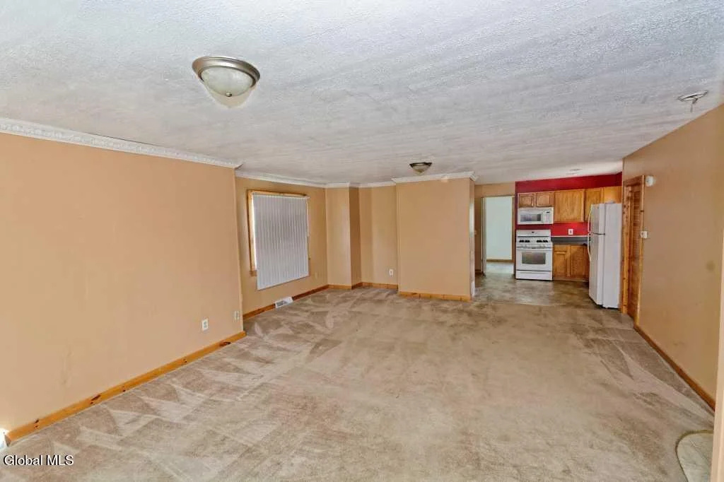 Photo of 3152 N Thompson Street