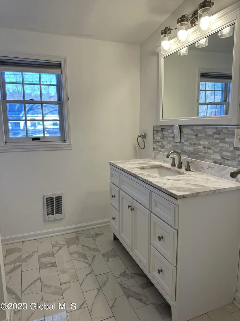 Photo of 14 Berncliff Avenue