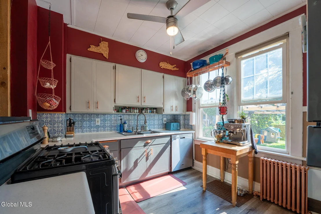 Photo of 20 Forest Avenue