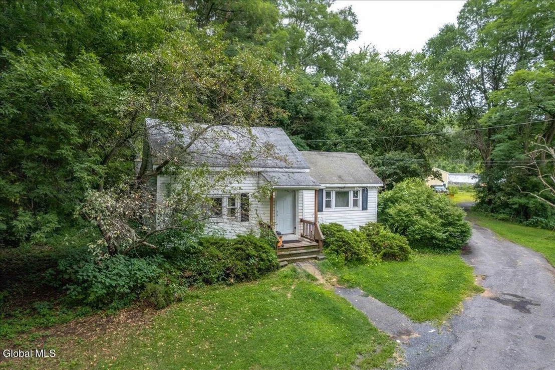 Photo of 4072 River Road