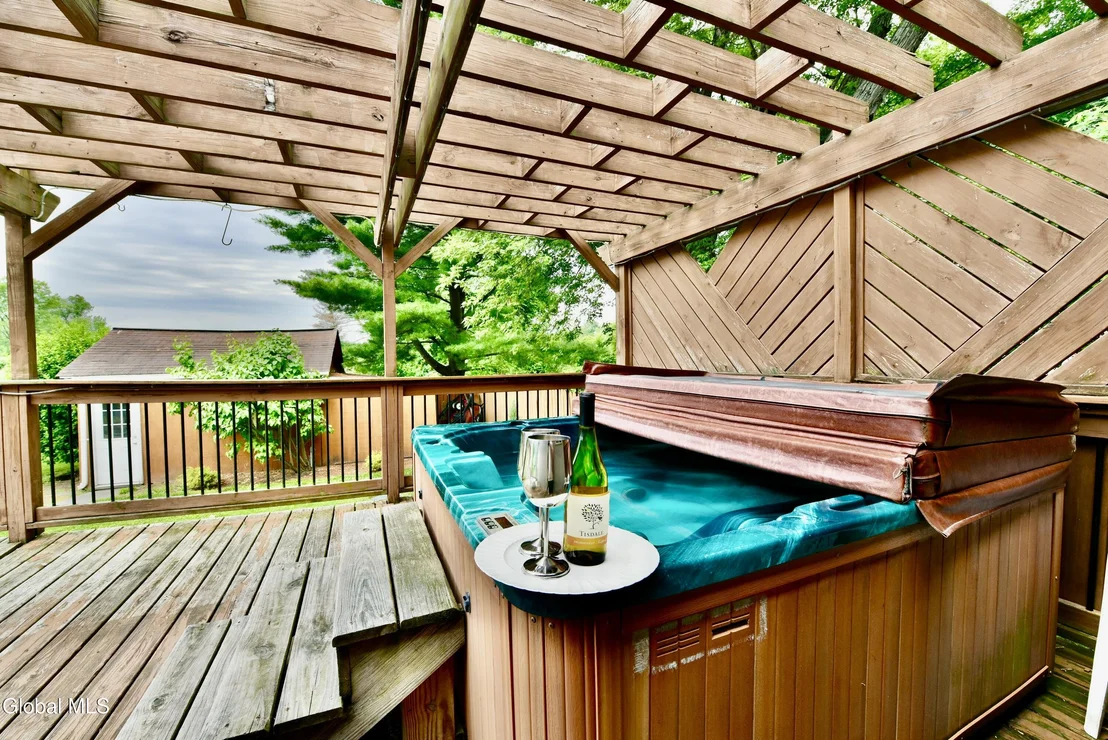 Photo of 87 Lasher Road