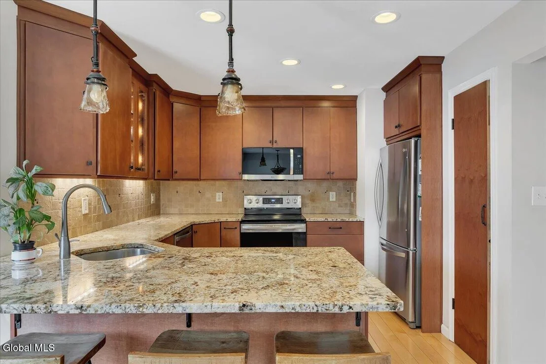 Photo of 128 Horizon Boulevard