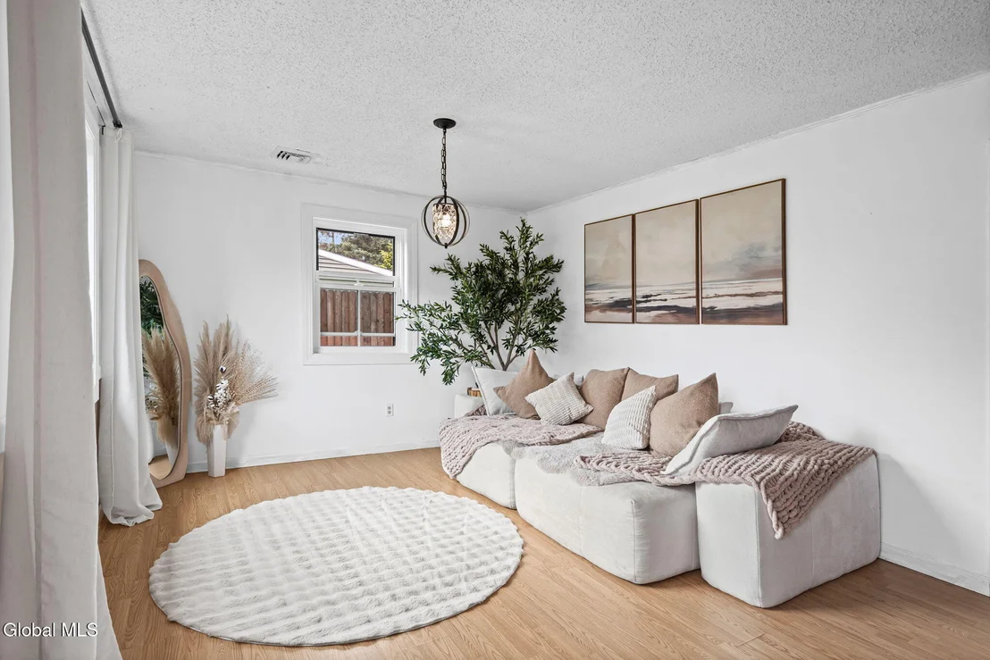 Photo of 1048 Spry Lane