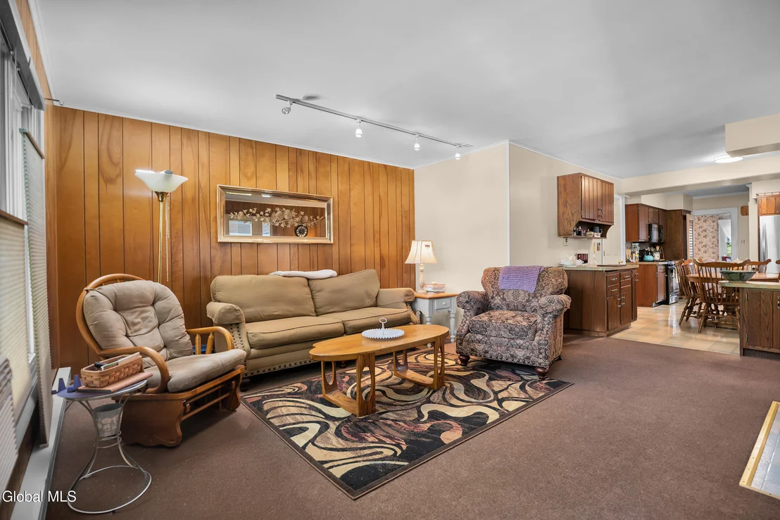 Photo of 820 Central Parkway