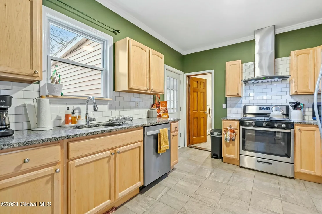Photo of 35 Mountainview Avenue