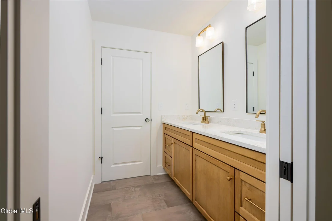 Photo of 1737 Crescent Road