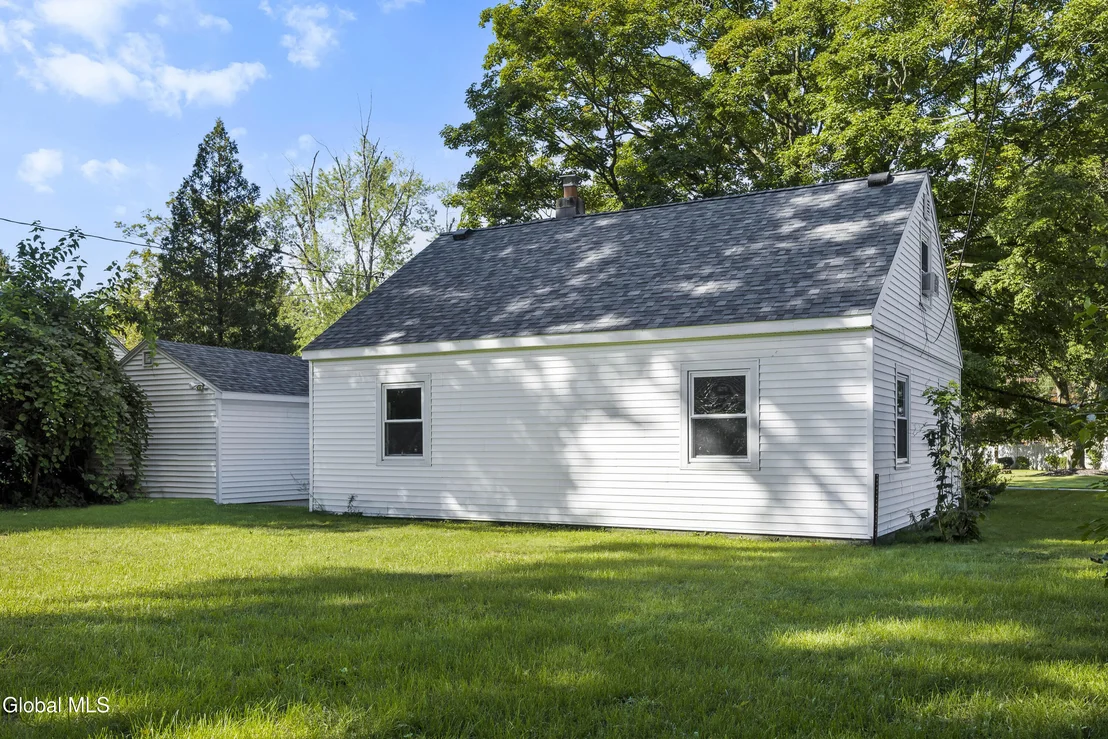 Photo of 1083 Inner Drive