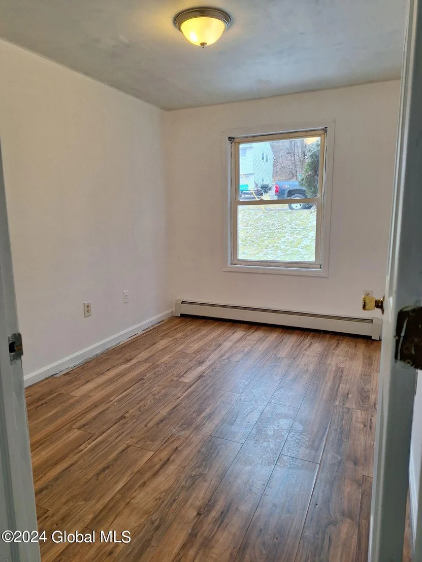 Photo of 747 7th Avenue