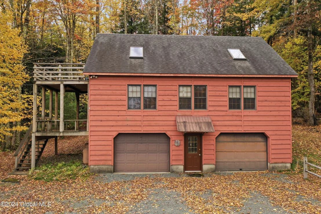 Photo of 680 Taborton Road
