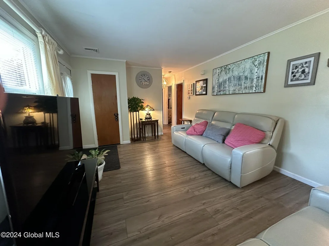 Photo of 309 Chiswell Road