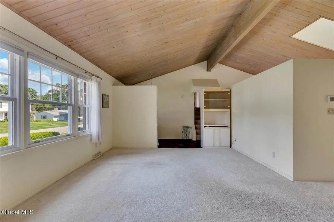 Photo of 109 Oakwood Drive