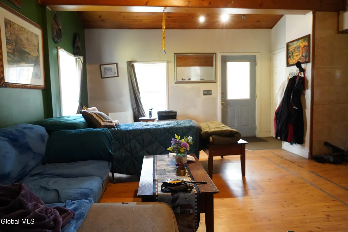 Photo of 552 Mountain Avenue