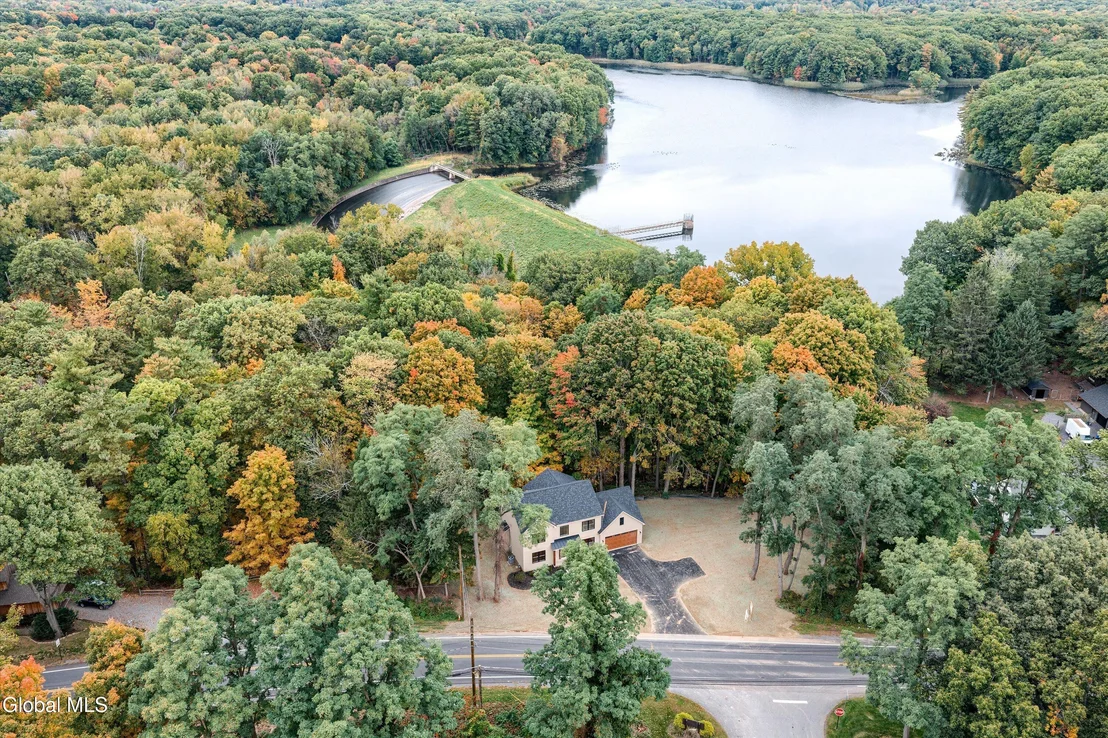 Photo of 1737 Crescent Road