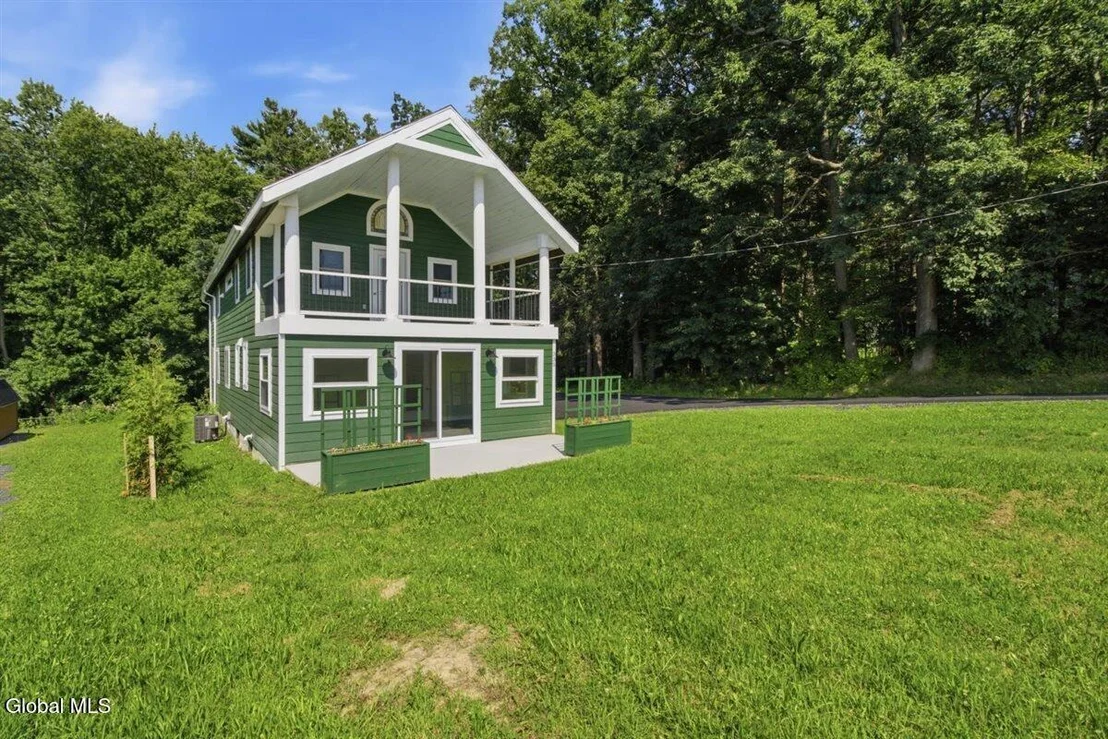 Photo of 335 Maple Road
