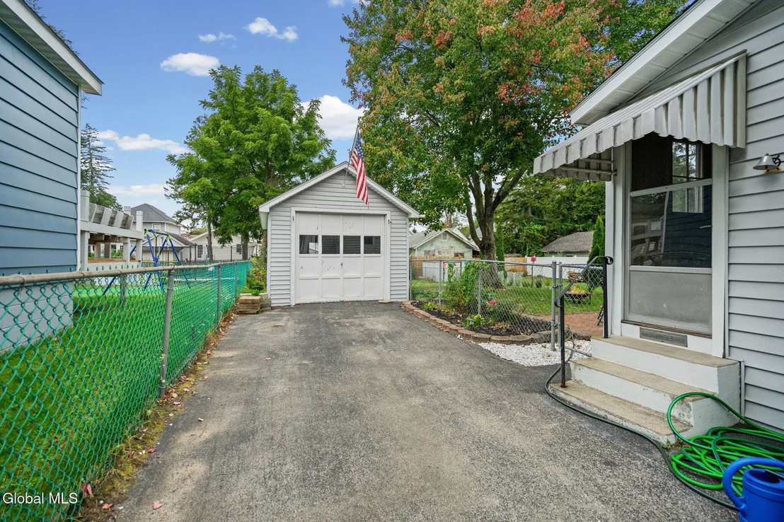 Photo of 3025 Edgewood Avenue