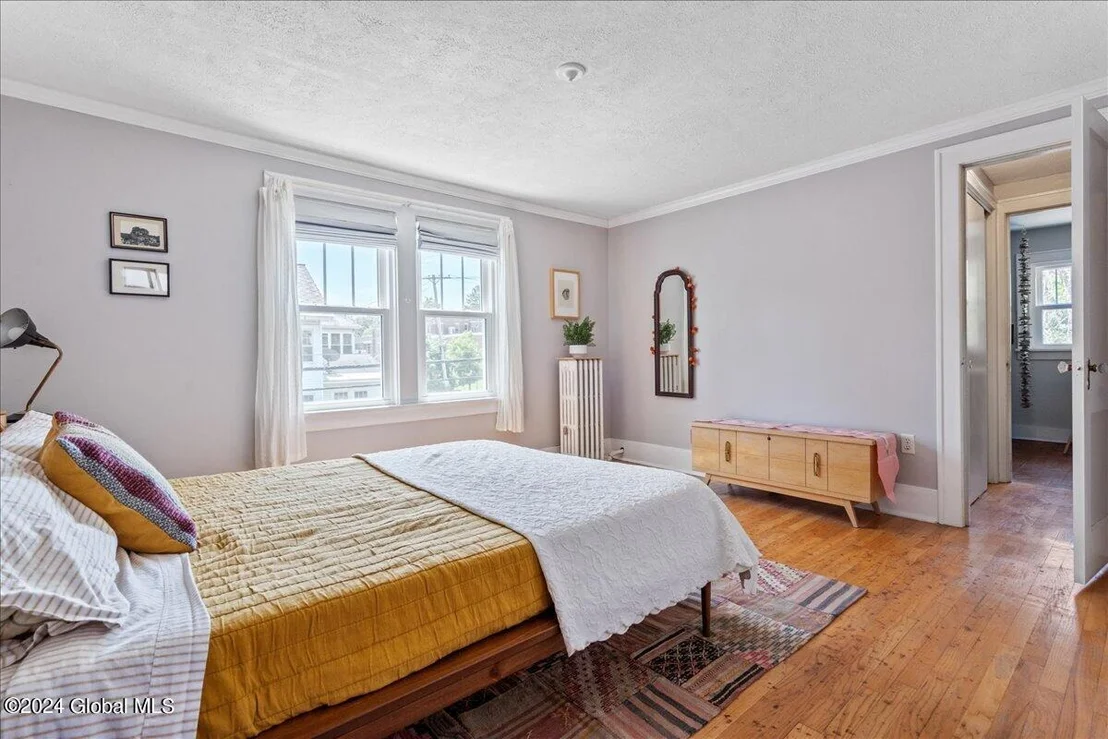 Photo of 1102 Baker Avenue