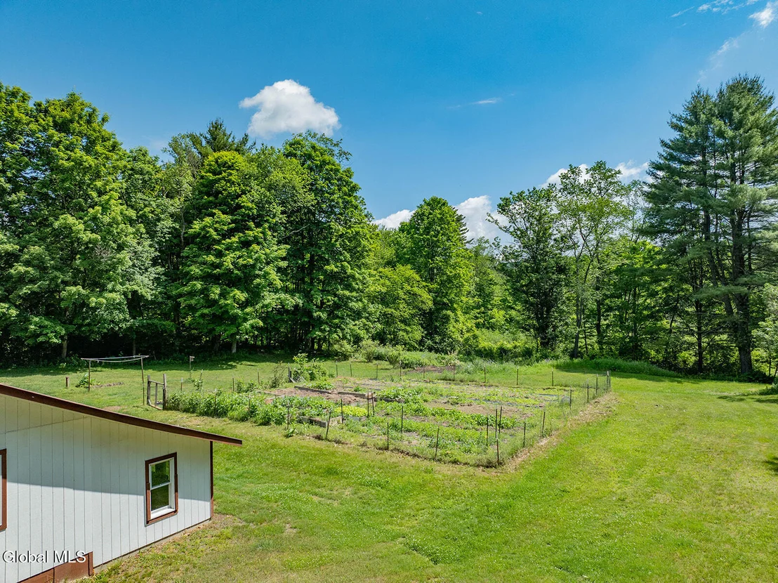 Photo of 972 Turnpike Road