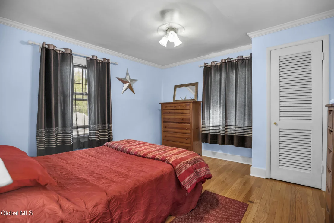 Photo of 820 Central Parkway