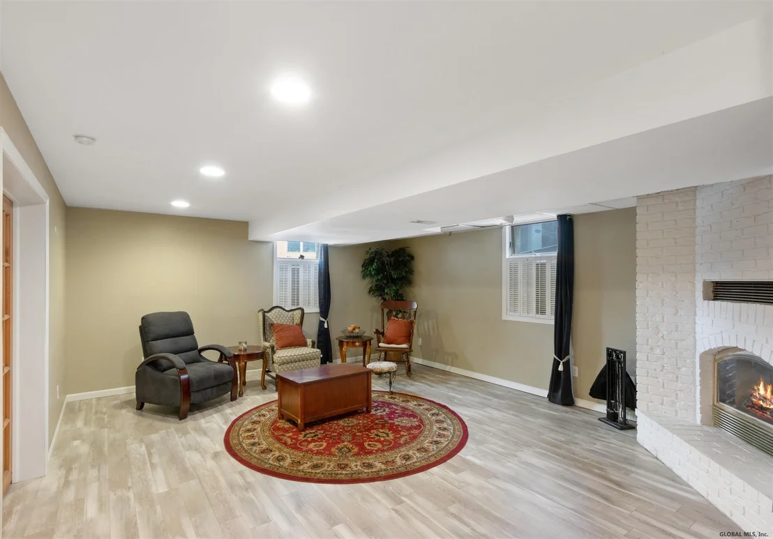 Photo of 54 OAK TREE Lane