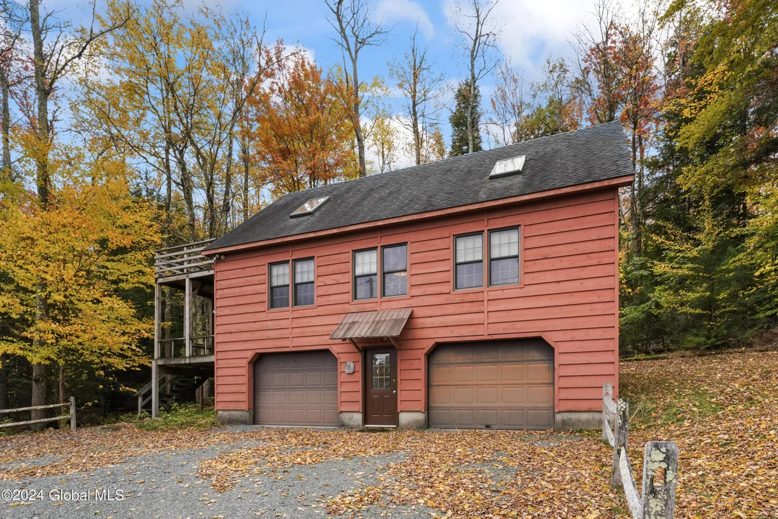 Photo of 680 Taborton Road