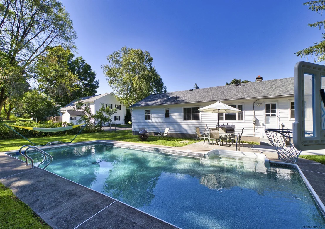 Photo of 2158 RIVER Road