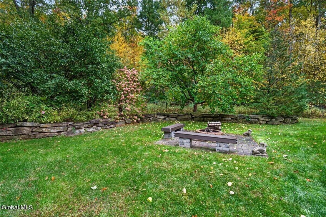 Photo of 74 Putnam Road