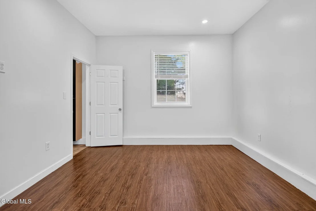 Photo of 5 Normandy Square